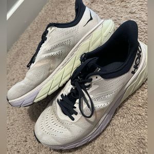 Women’s Hoka Clifton 8 Tennis Shoes